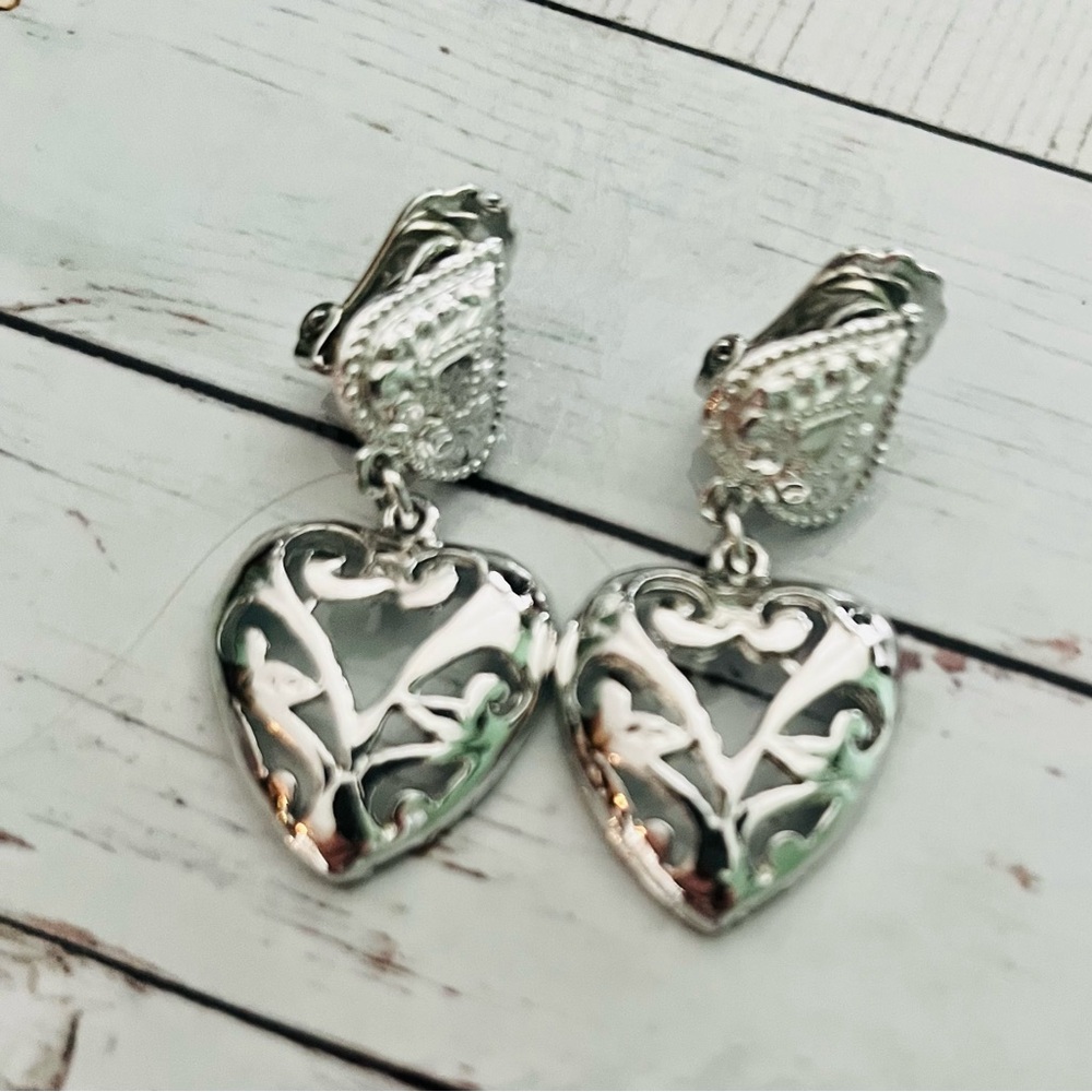 Vintage Elegant Silver Tone Heart Clip-On Earrings Ornate
